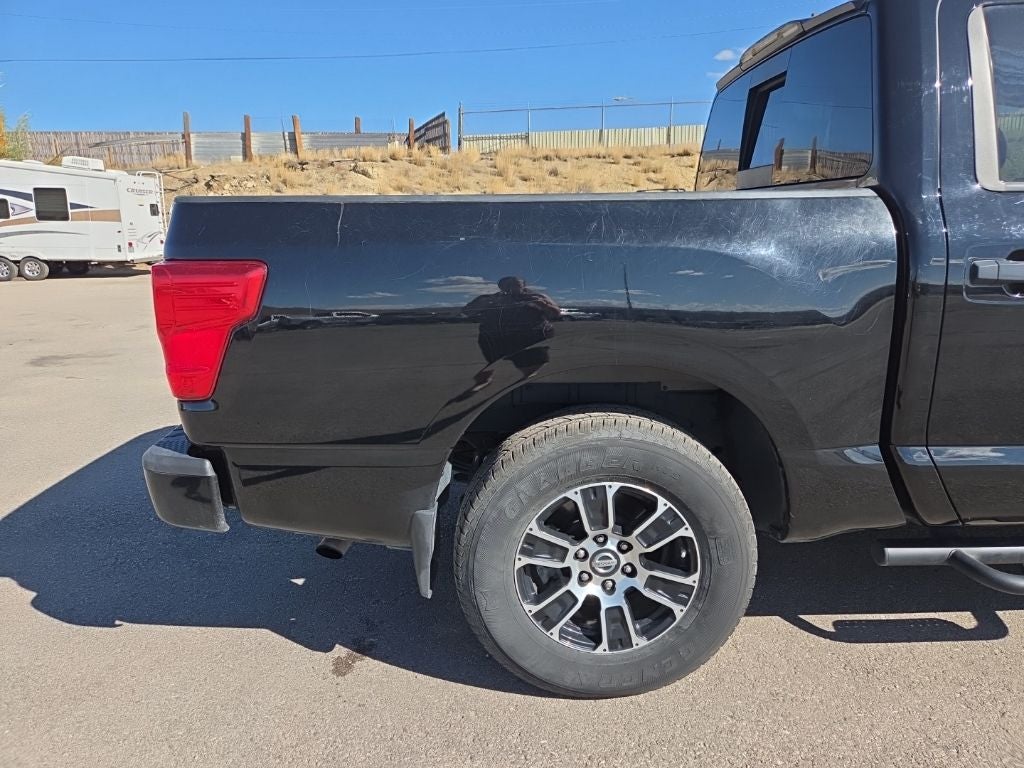 2022 Nissan Titan SV 4x4