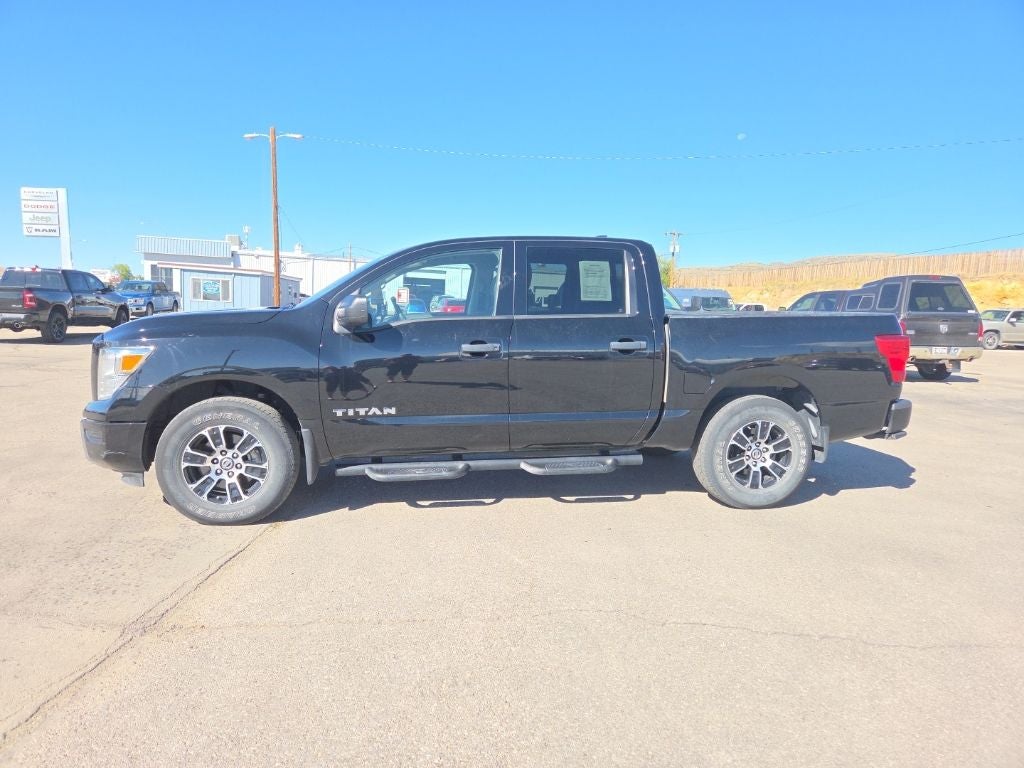 2022 Nissan Titan SV 4x4
