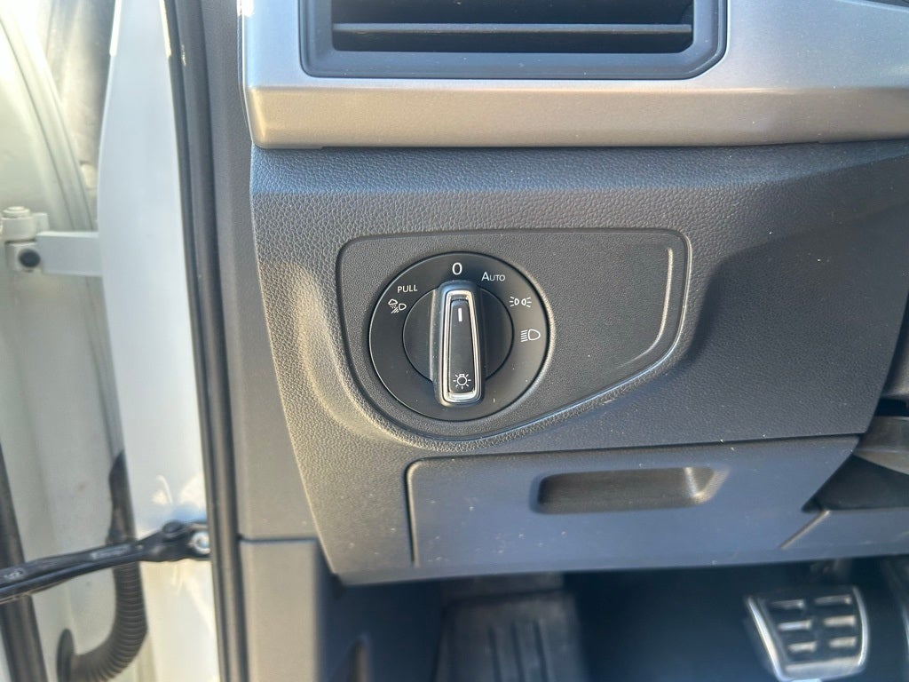 2020 Volkswagen Atlas Cross Sport 3.6L V6 SE w/Technology R-Line 4Motion