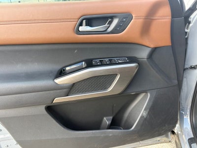 2025 Nissan Pathfinder Platinum