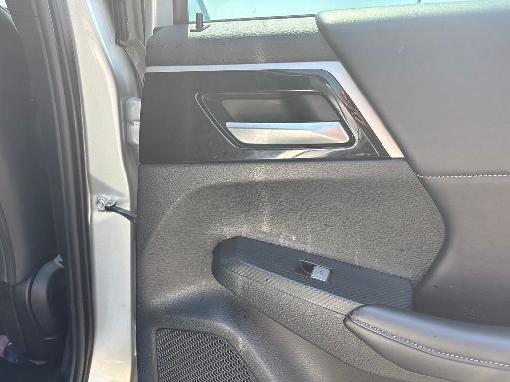 2023 Mitsubishi Outlander SE