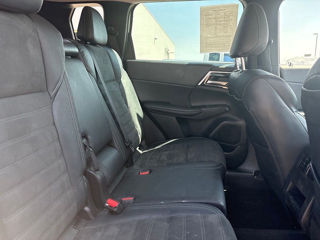 2023 Mitsubishi Outlander SE
