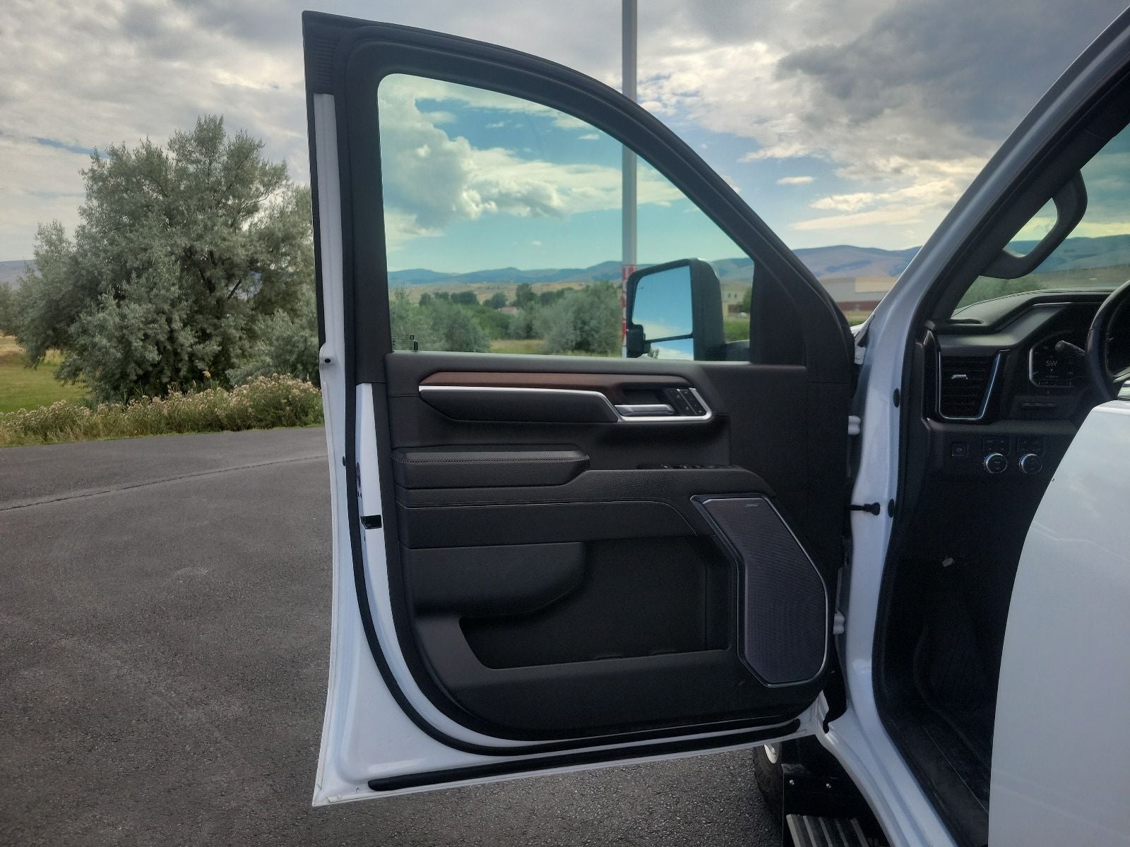 2024 GMC Sierra 3500HD Denali