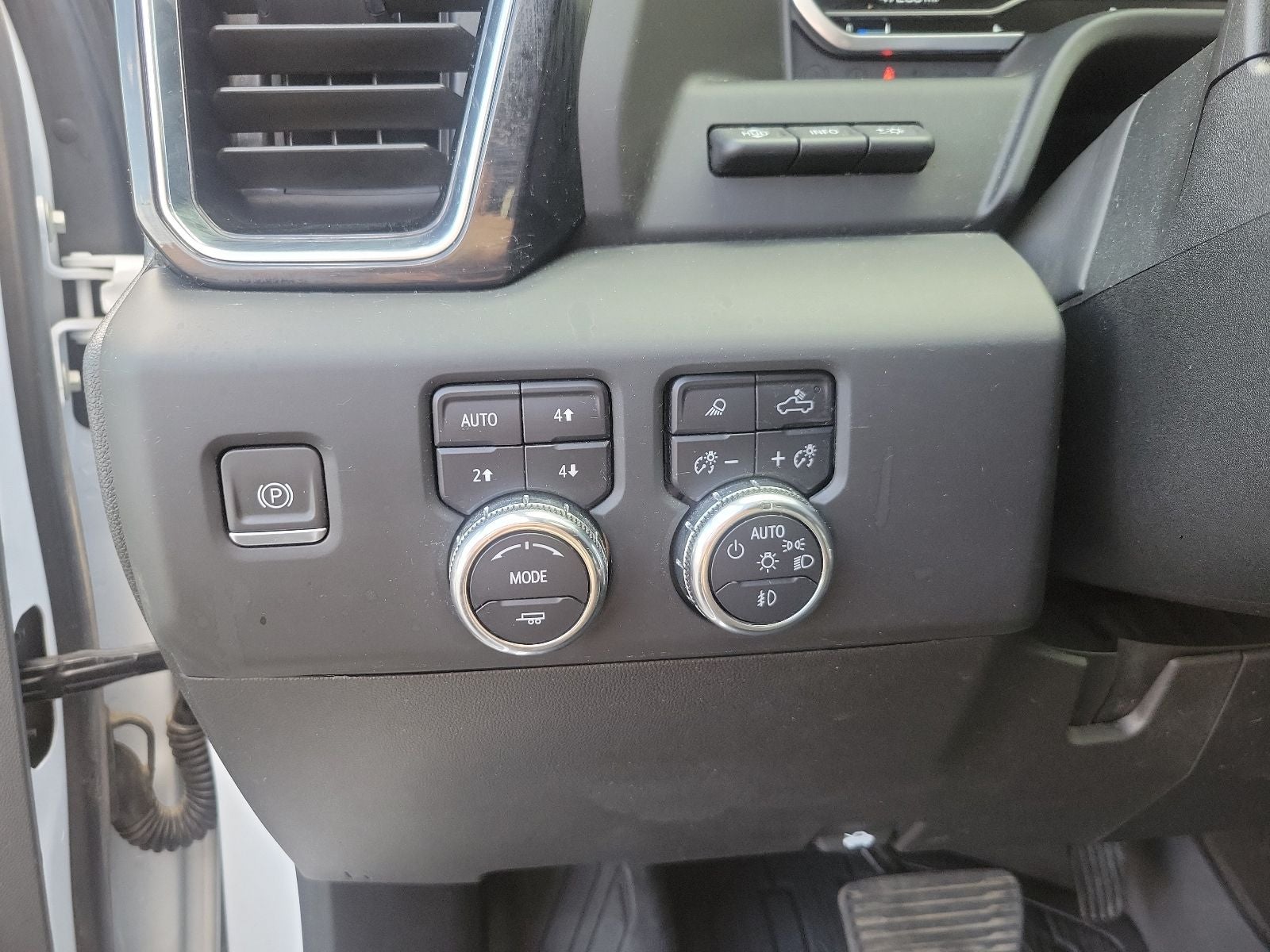 2024 GMC Sierra 3500HD Denali