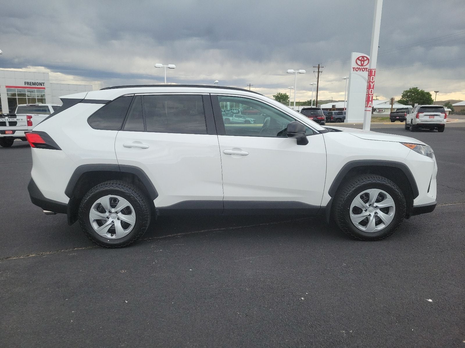 2020 Toyota RAV4 LE