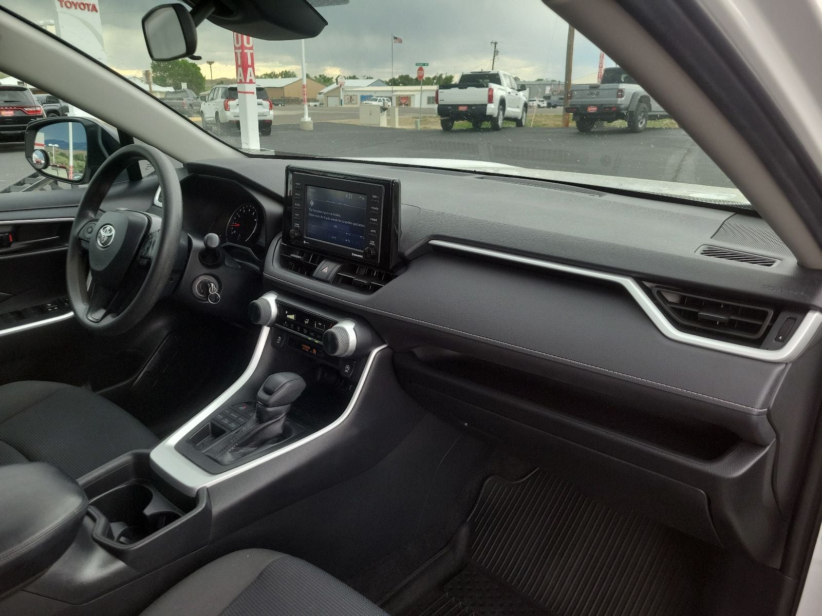 2020 Toyota RAV4 LE