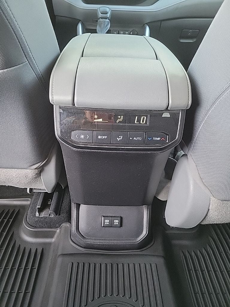 2021 Toyota Highlander L