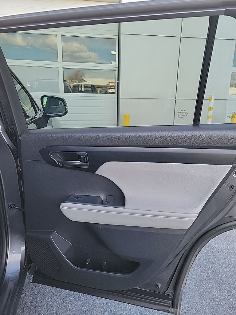 2021 Toyota Highlander L