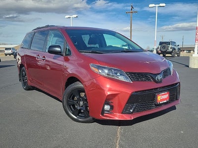 2020 Toyota Sienna SE 7 Passenger