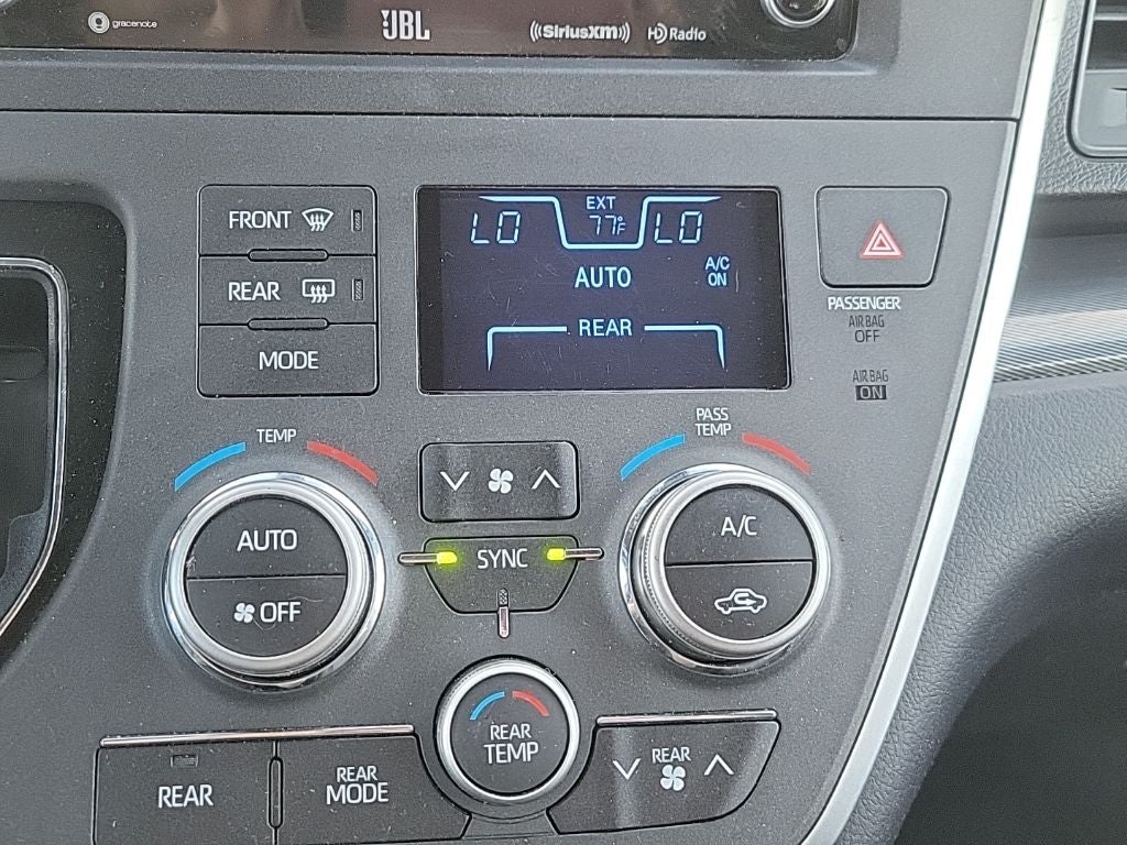 2020 Toyota Sienna SE 7 Passenger