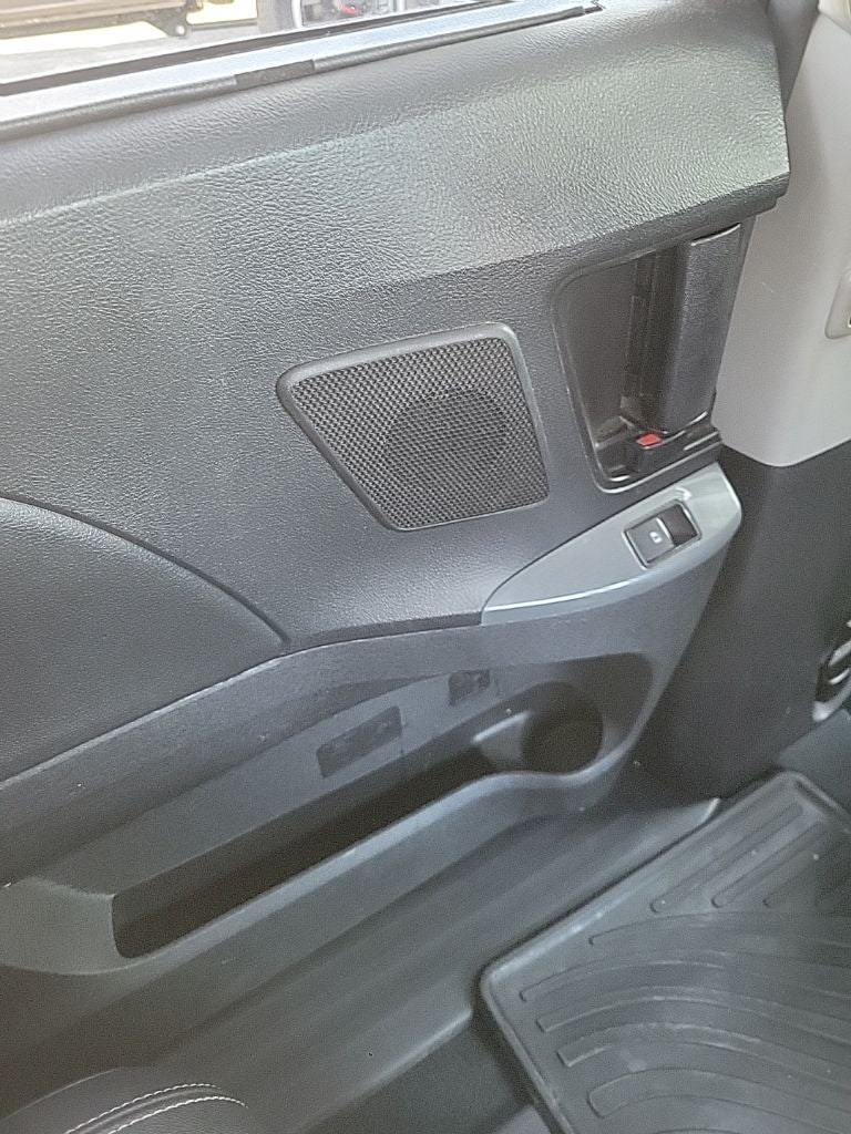 2020 Toyota Sienna SE 7 Passenger