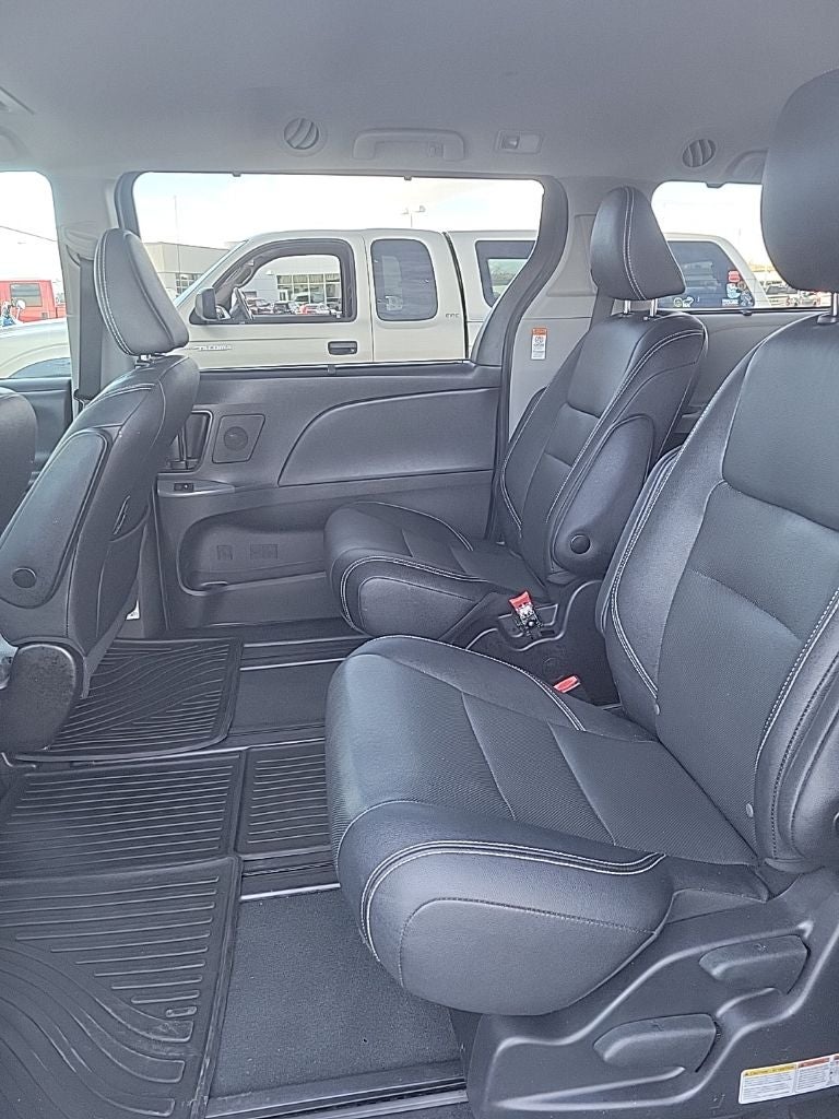 2020 Toyota Sienna SE 7 Passenger