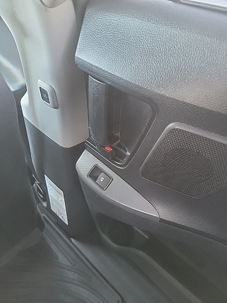 2020 Toyota Sienna SE 7 Passenger