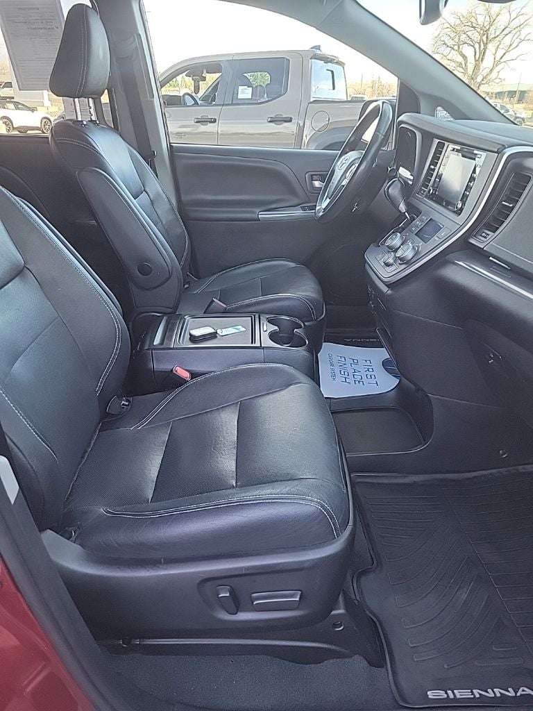 2020 Toyota Sienna SE 7 Passenger