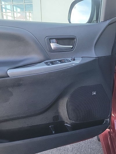 2020 Toyota Sienna SE 7 Passenger