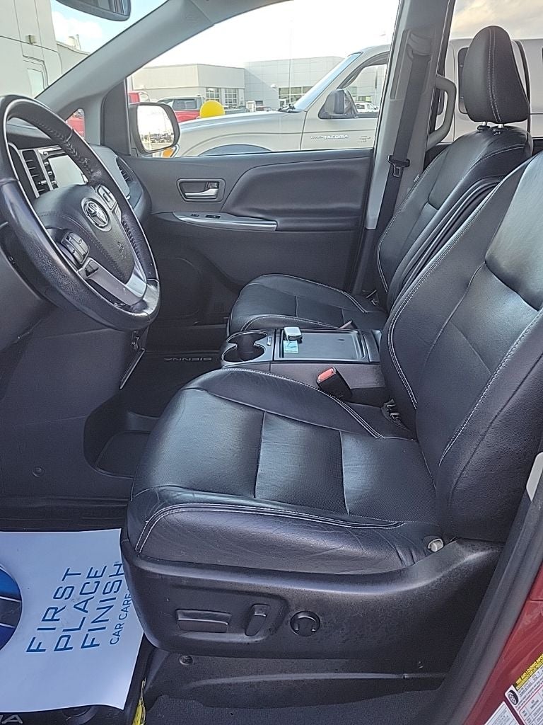 2020 Toyota Sienna SE 7 Passenger