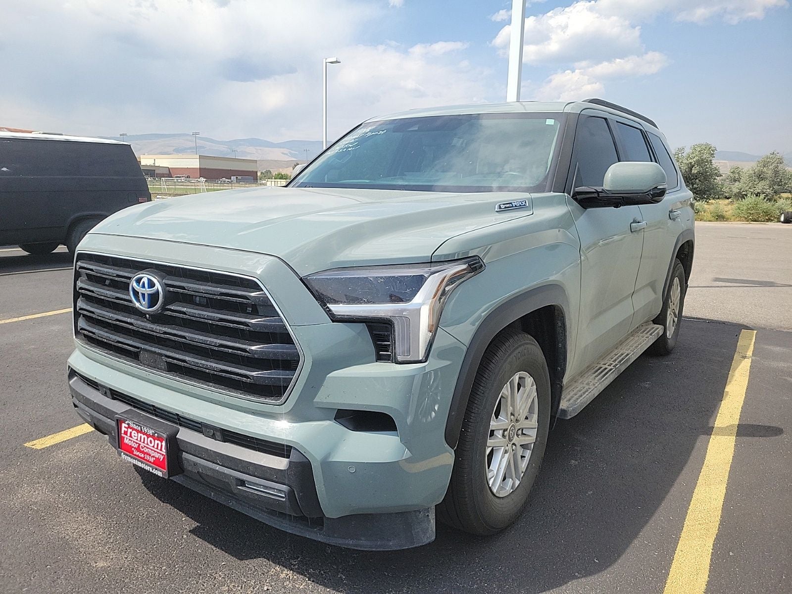 2024 Toyota Sequoia SR5