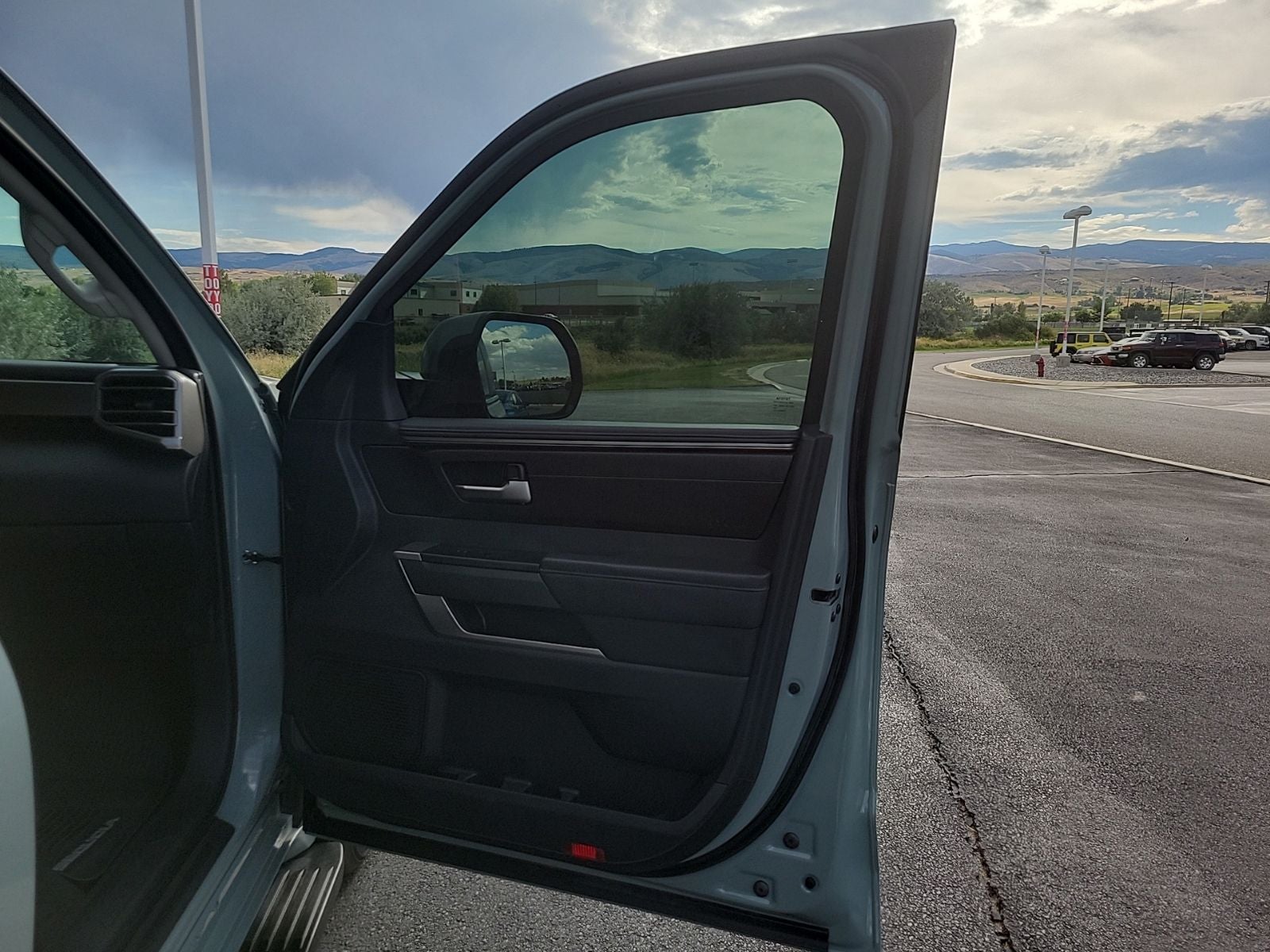 2024 Toyota Sequoia SR5