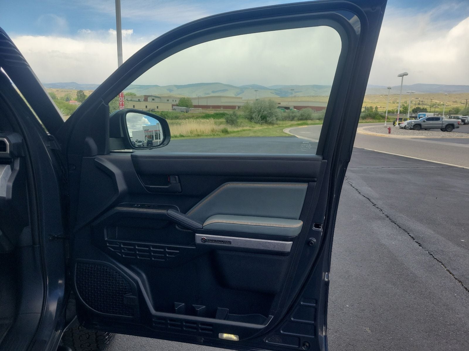 2025 Toyota 4Runner i-FORCE MAX Hybrid Trailhunter