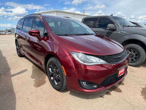 2020 Chrysler Pacifica Touring L