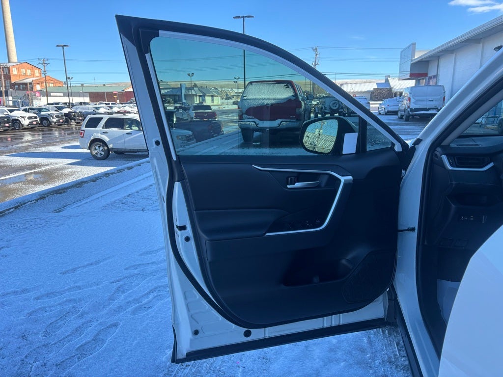 2023 Toyota RAV4 XLE AWD