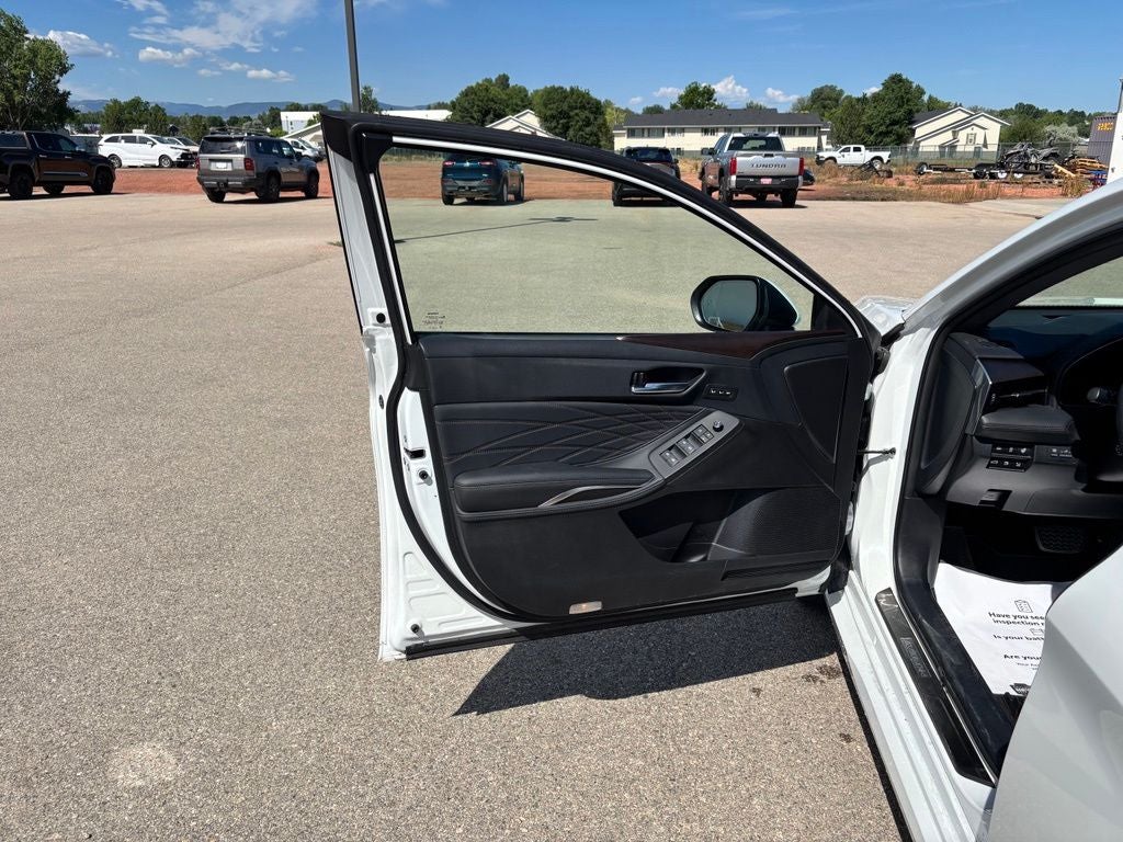 2021 Toyota Avalon Hybrid Limited