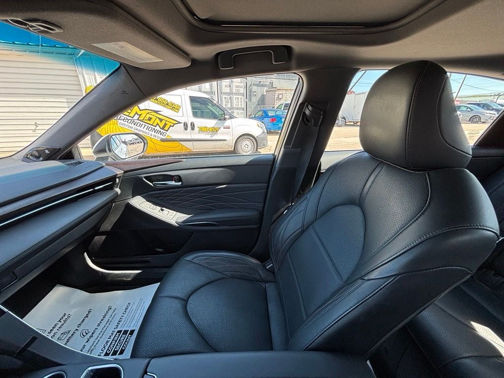 2021 Toyota Avalon Hybrid Limited