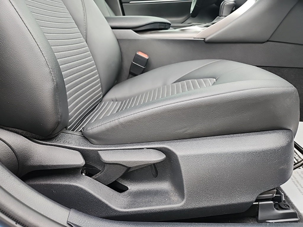 2023 Toyota Camry SE AWD