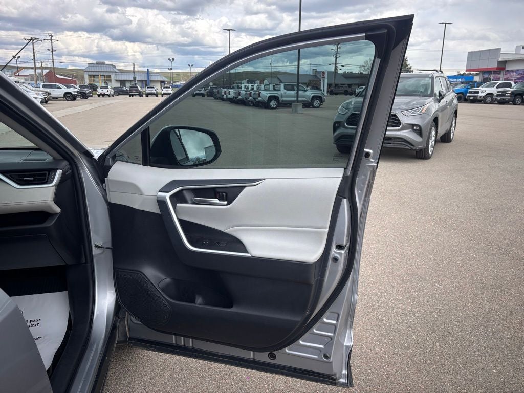 2023 Toyota RAV4 Hybrid XLE Premium