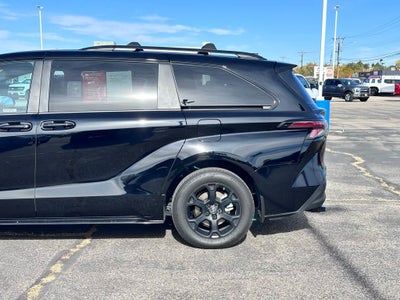 2025 Toyota Sienna Base