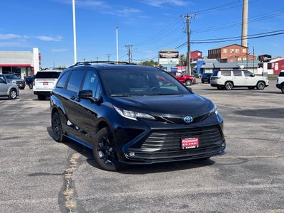 2025 Toyota Sienna Base