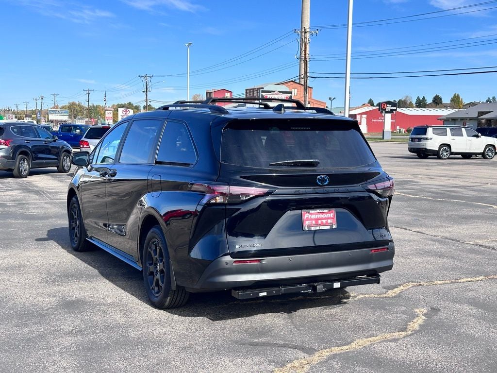 2025 Toyota Sienna Base