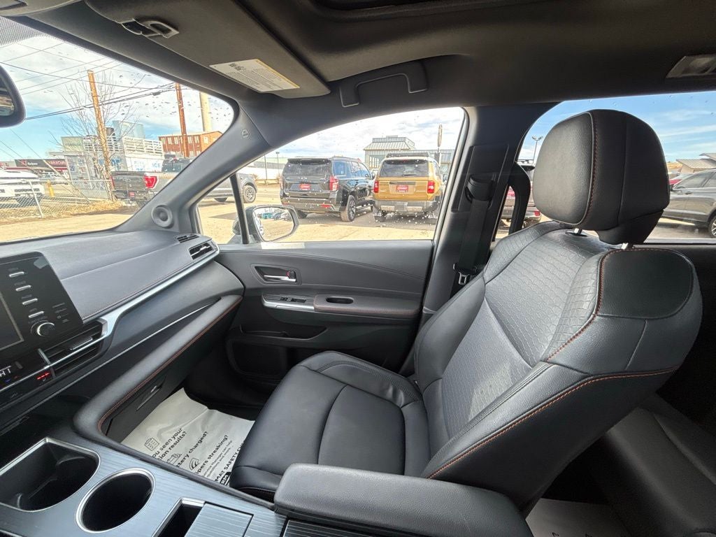 2022 Toyota Sienna XSE 7 Passenger