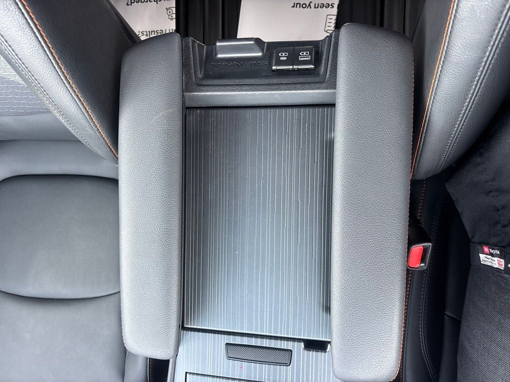 2022 Toyota Sienna XSE 7 Passenger