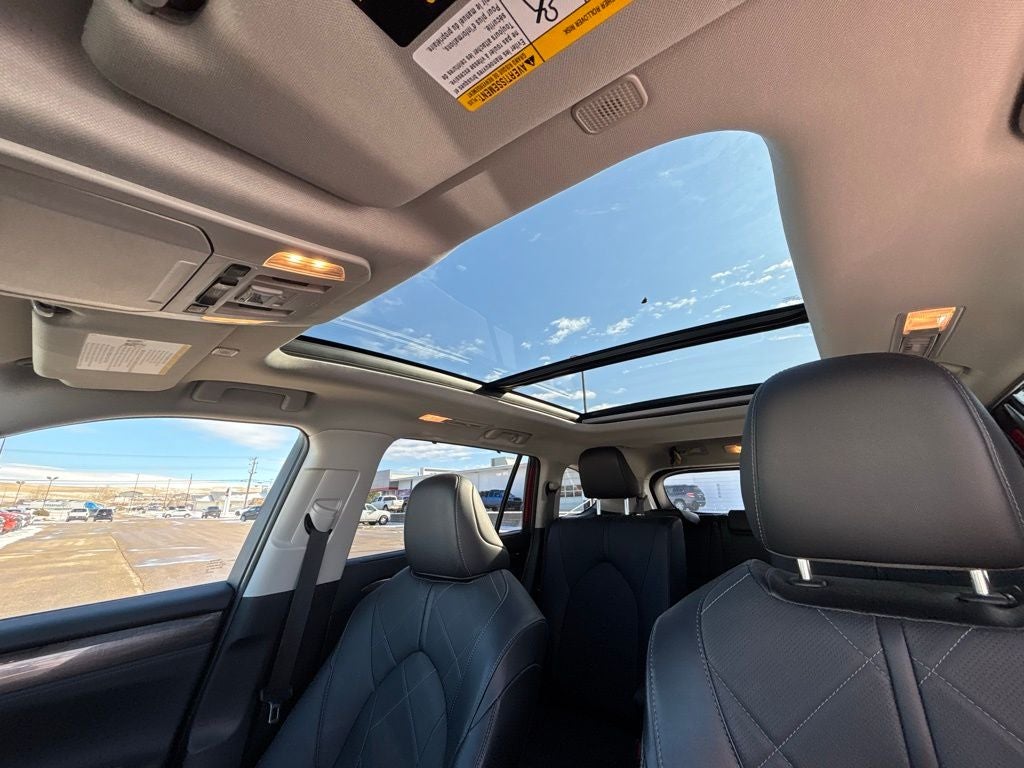 2023 Toyota Highlander Hybrid Platinum