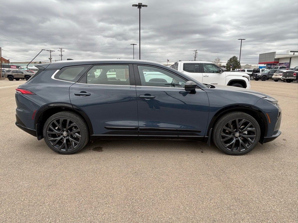 2025 Toyota Crown Signia Limited