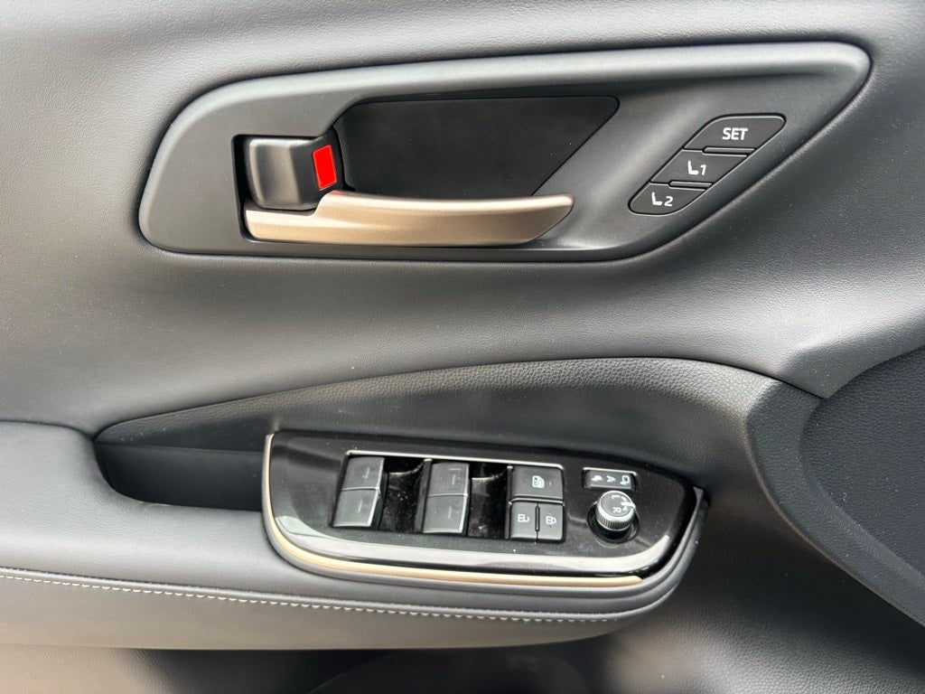 2025 Toyota Crown Signia Limited