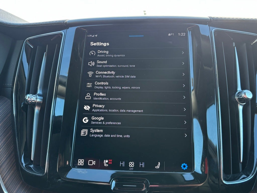 2023 Volvo XC60 Recharge Plug-In Hybrid Ultimate