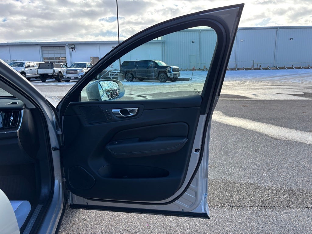 2023 Volvo XC60 Recharge Plug-In Hybrid Ultimate