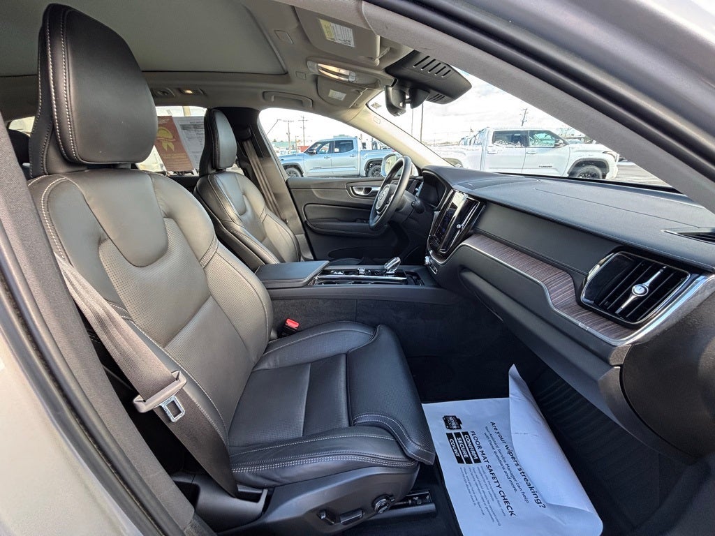 2023 Volvo XC60 Recharge Plug-In Hybrid Ultimate