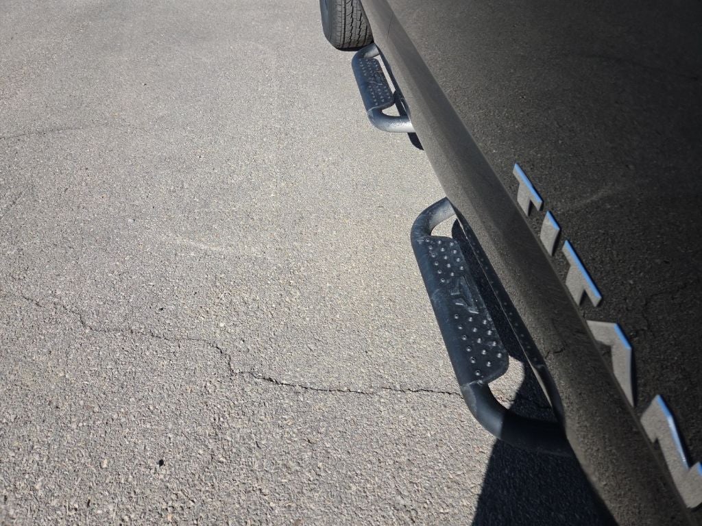 2022 Nissan Titan SV