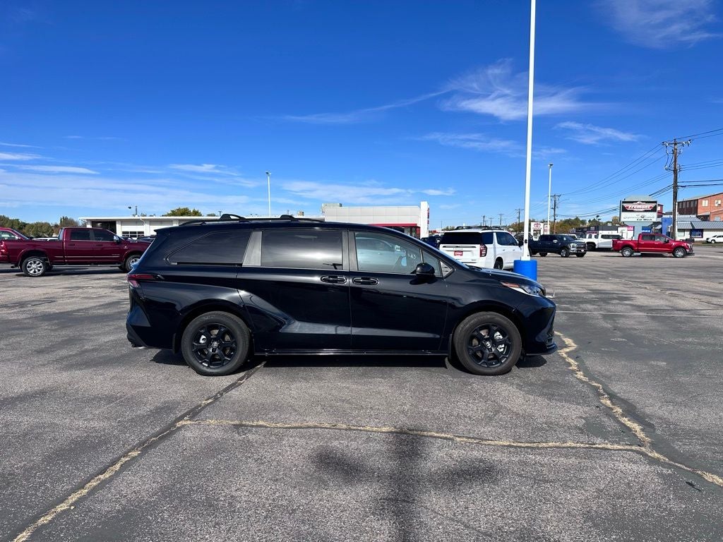 2025 Toyota Sienna XLE AWD