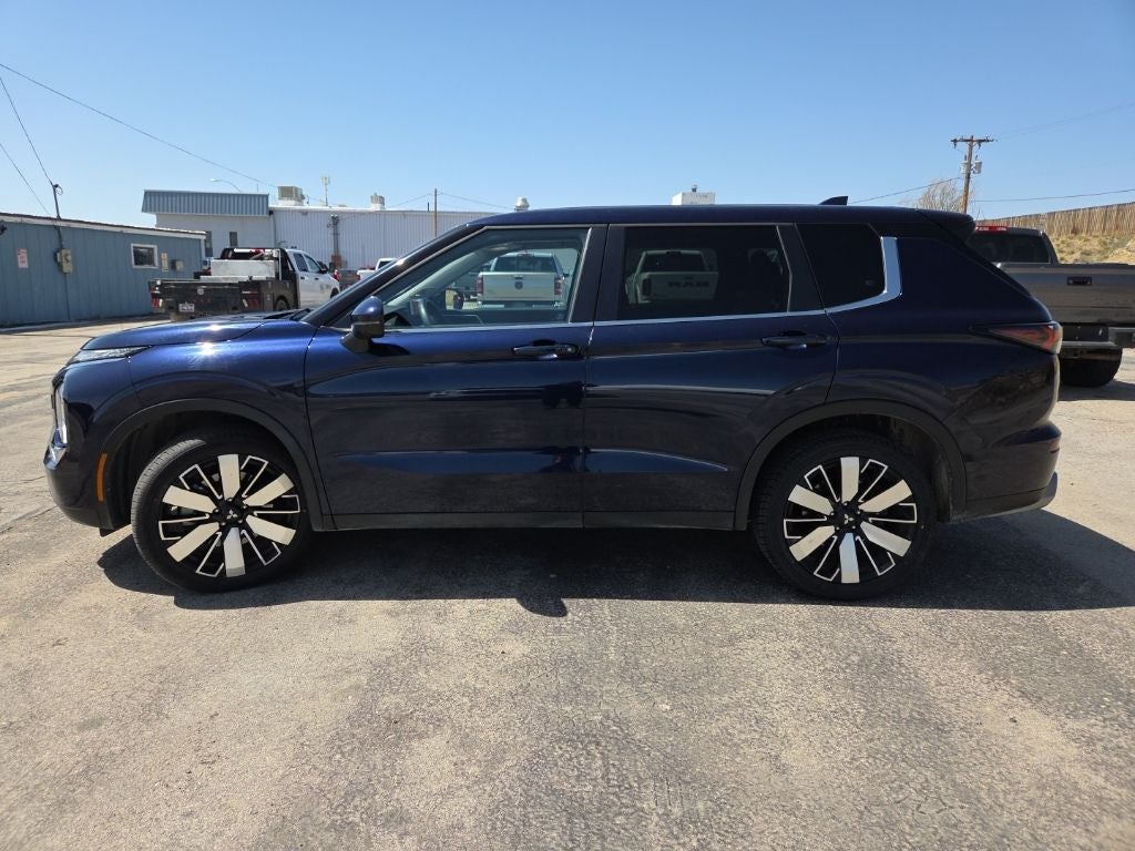 2025 Mitsubishi Outlander SE