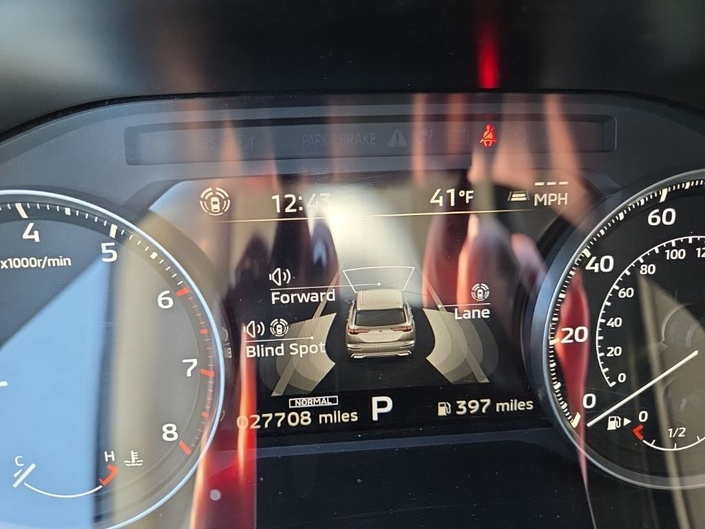 2025 Mitsubishi Outlander SE