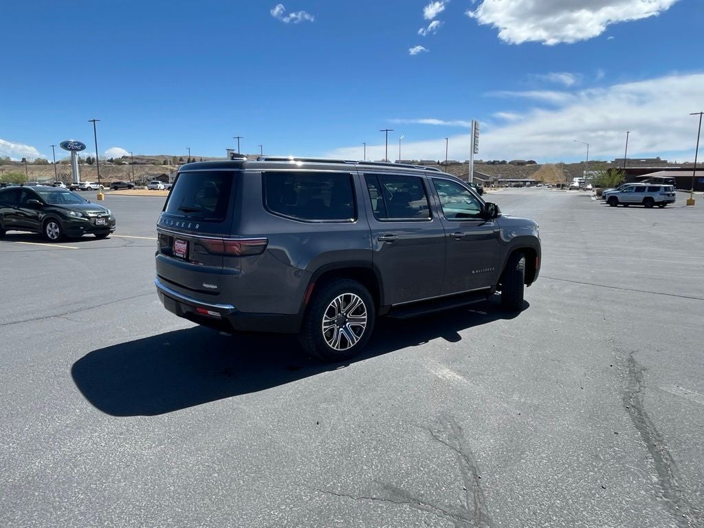 2023 Jeep Wagoneer Base