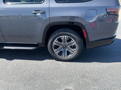 2023 Jeep Wagoneer Base