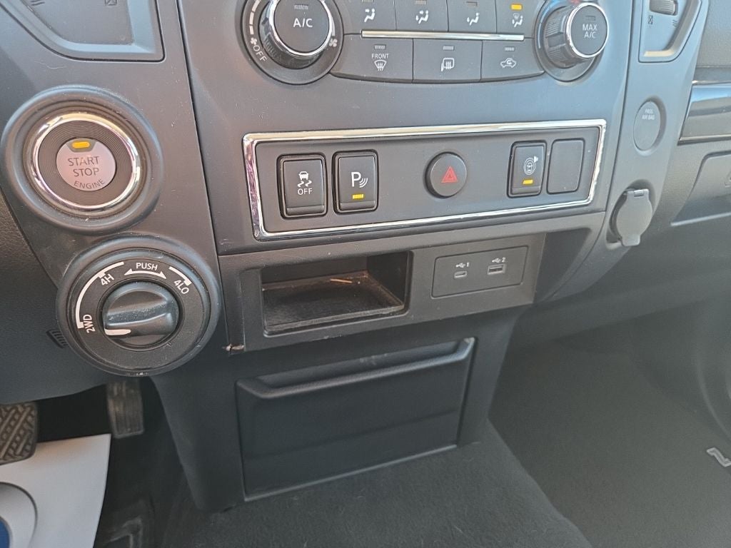 2022 Nissan Titan SV