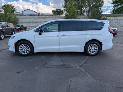 2024 Chrysler Voyager LX