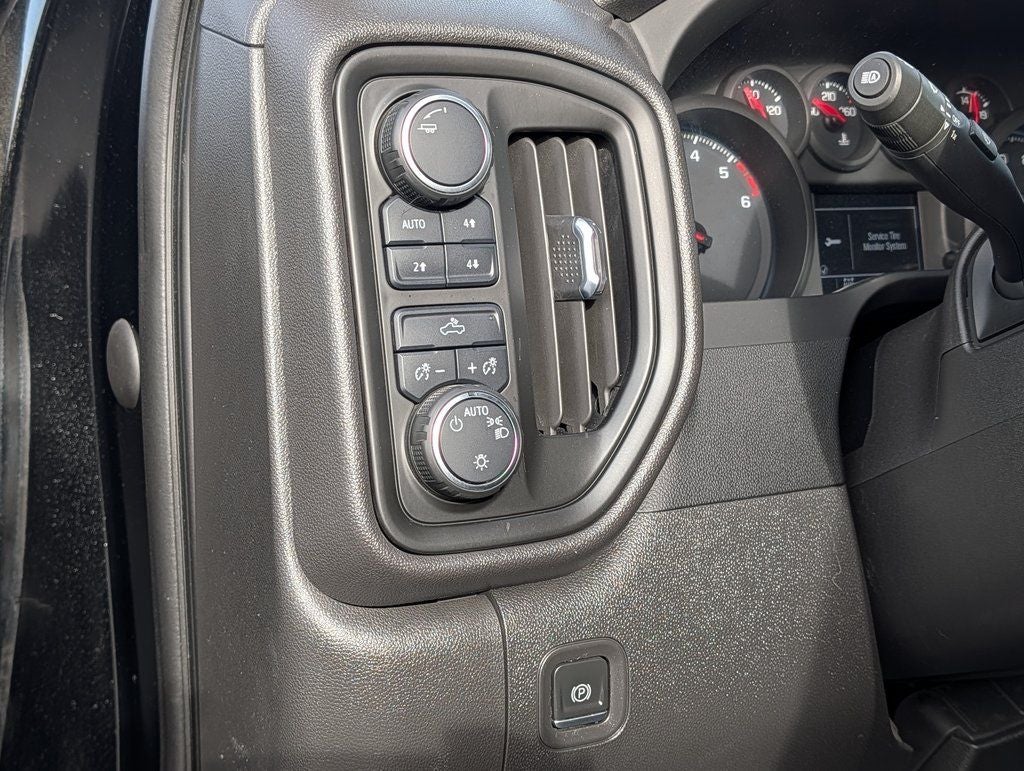 2022 Chevrolet Silverado 1500 Custom Trail Boss