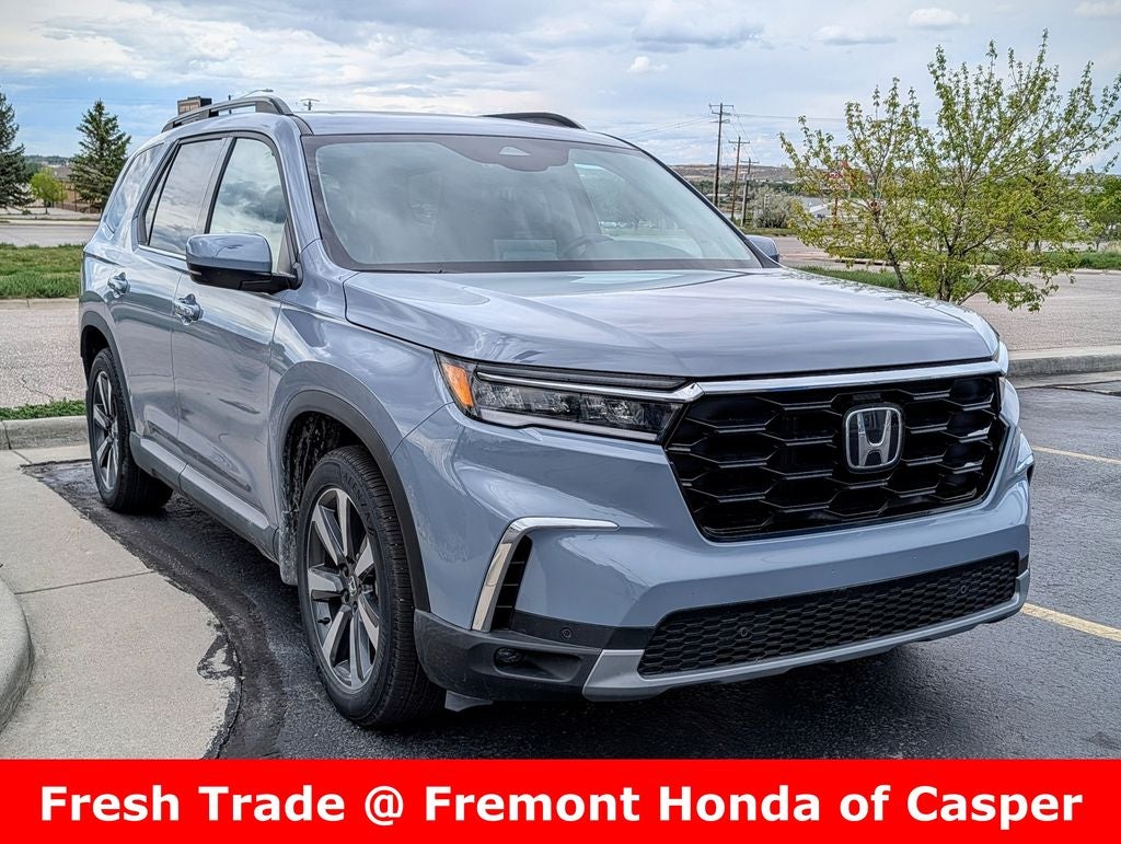 2025 Honda Pilot Touring AWD's photo